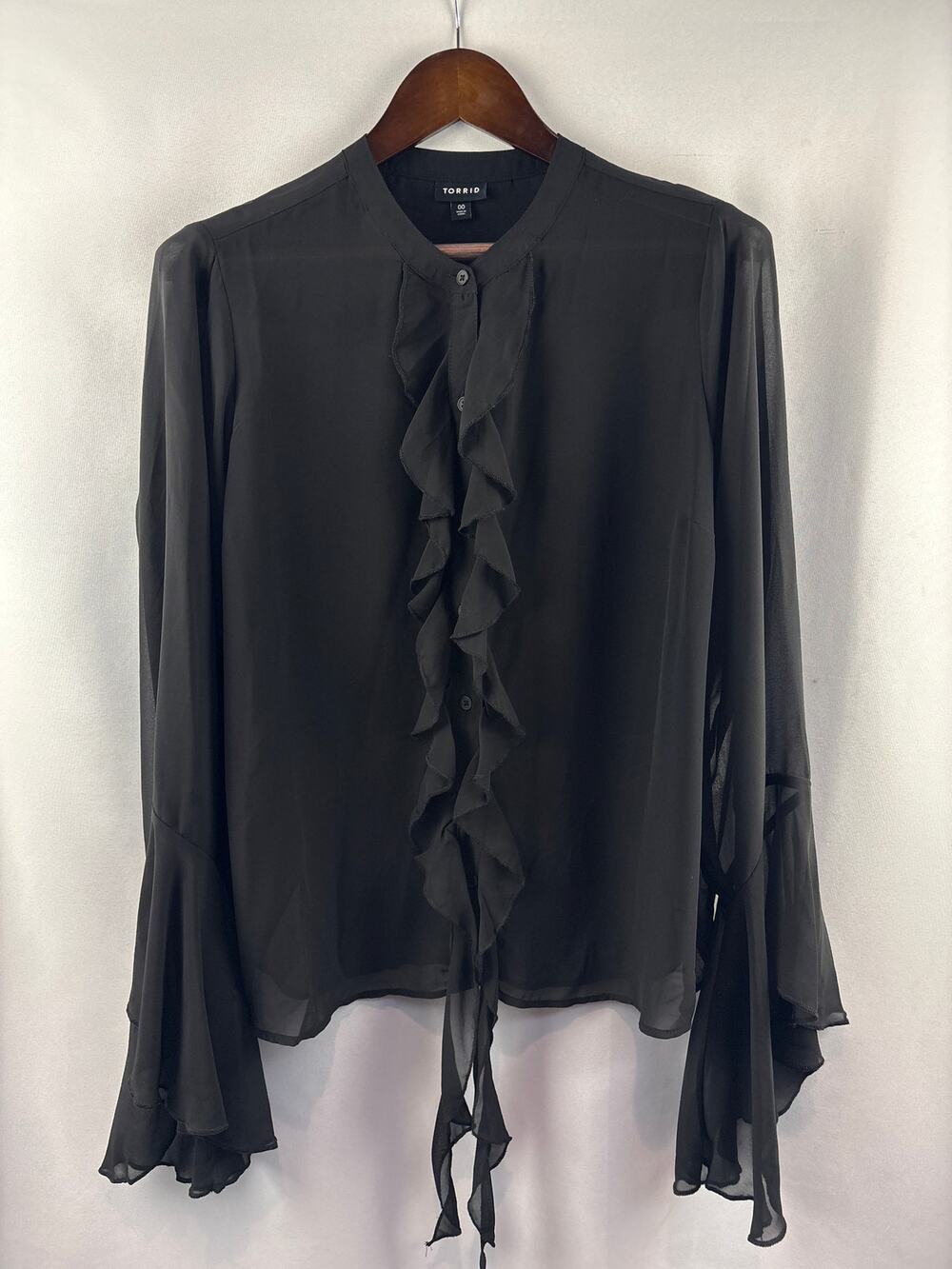 Women’s Torrid Size 00 Black Ruffled Button Up Blouse